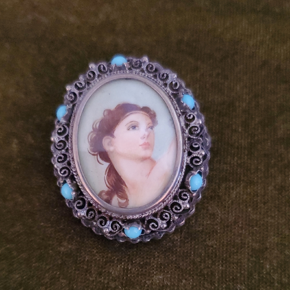 Vintage, Sistine Chapel Inspired Images Of Eve Handpainted‎ Cameo Brooch